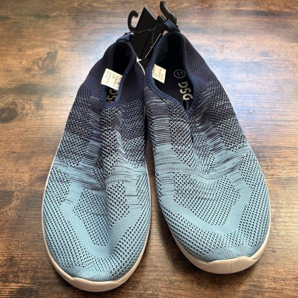 Women's DSG Athletic Shoes Size‎ 11 Blue Navy